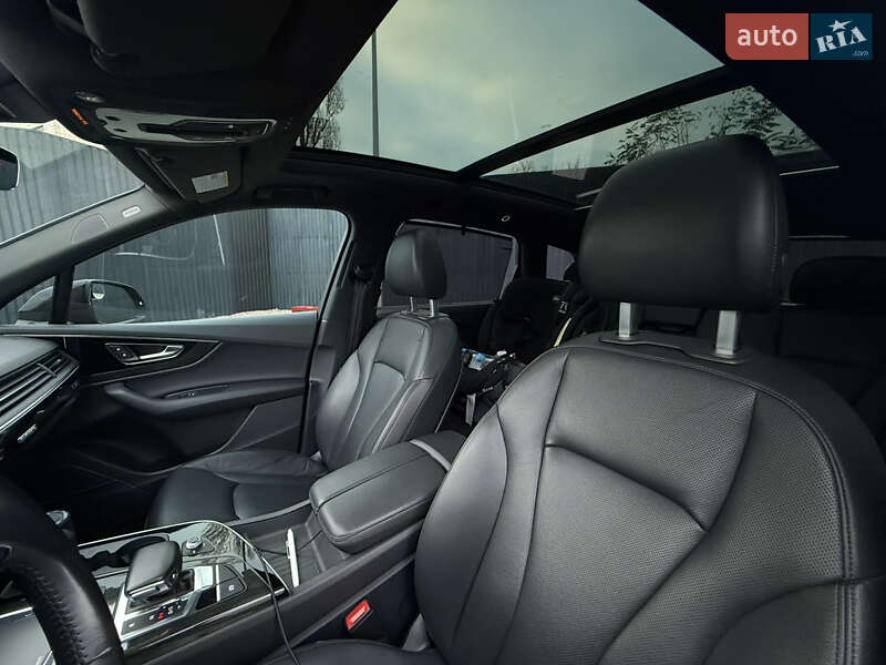 Позашляховик / Кросовер Audi Q7 2017 в Києві фото 27 Позашляховик / Кросовер Audi Q7 2017 в Києві