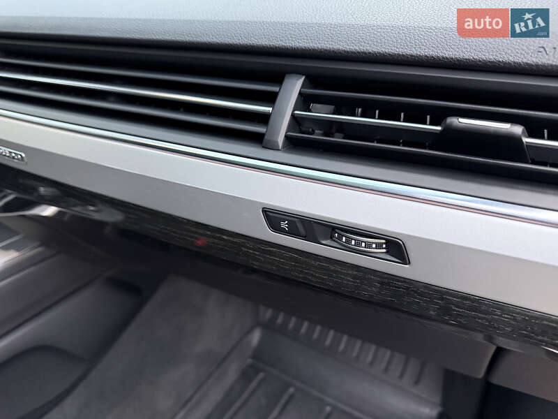 Внедорожник / Кроссовер Audi Q7 2018 в Киеве фото 137 Внедорожник / Кроссовер Audi Q7 2018 в Киеве