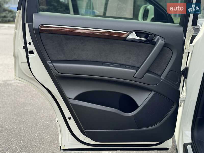 Внедорожник / Кроссовер Audi Q7 2009 в Киеве