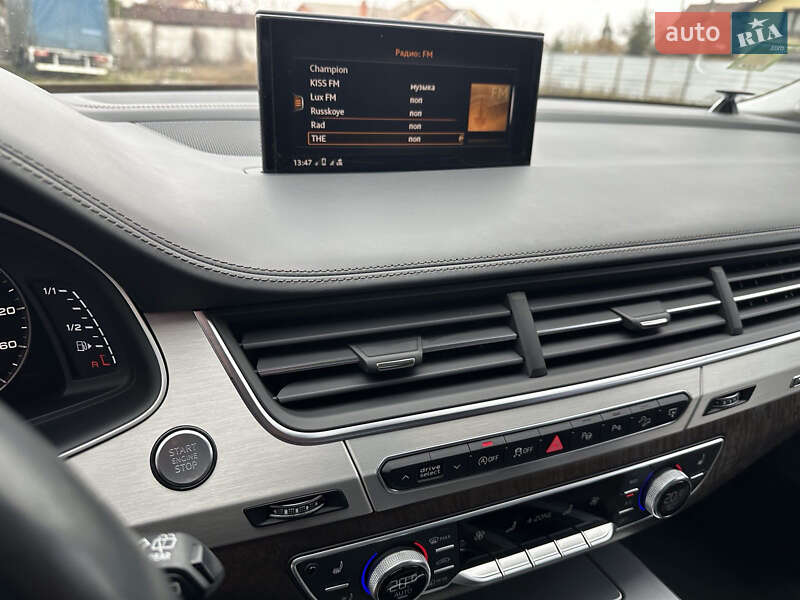 Позашляховик / Кросовер Audi Q7 2016 в Дніпрі