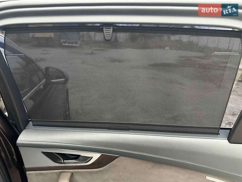 Позашляховик / Кросовер Audi Q7 2016 в Дніпрі