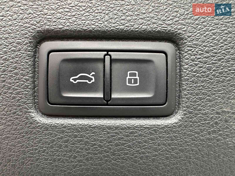 Позашляховик / Кросовер Audi Q7 2016 в Дніпрі