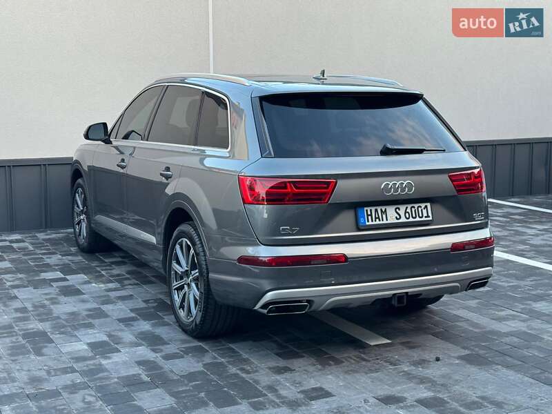Внедорожник / Кроссовер Audi Q7 2016 в Ровно