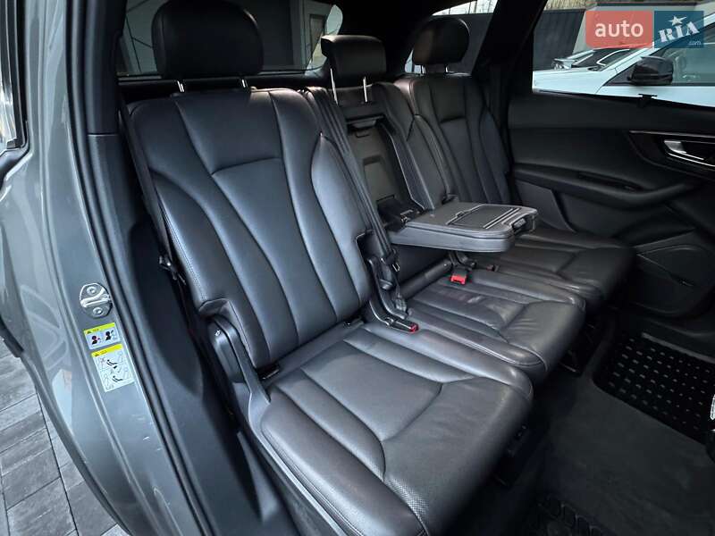 Внедорожник / Кроссовер Audi Q7 2016 в Ровно