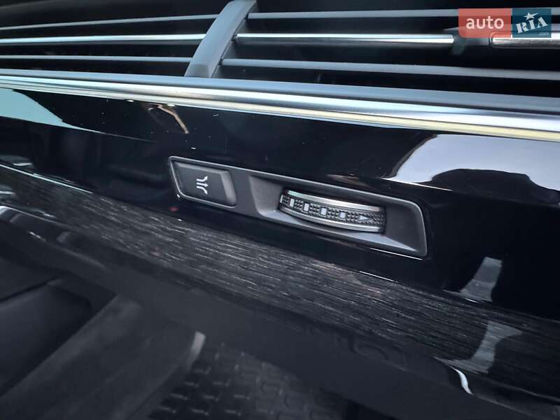 Внедорожник / Кроссовер Audi Q7 2016 в Ровно