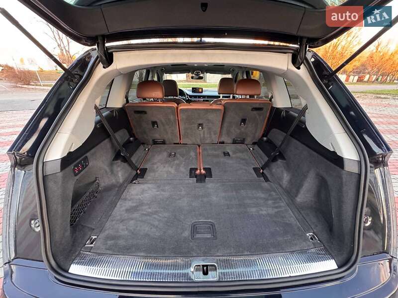 Внедорожник / Кроссовер Audi Q7 2017 в Запорожье