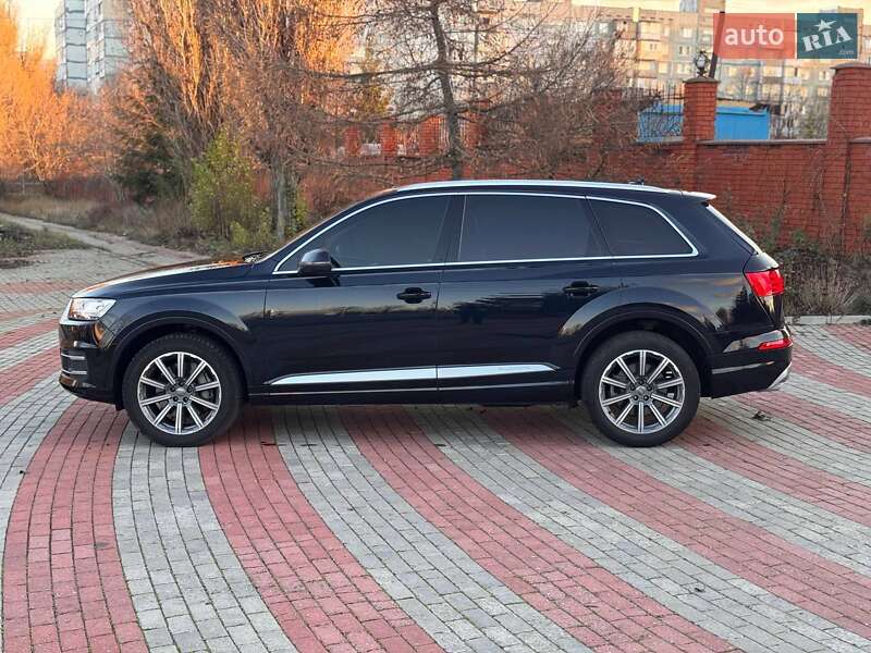 Внедорожник / Кроссовер Audi Q7 2017 в Запорожье