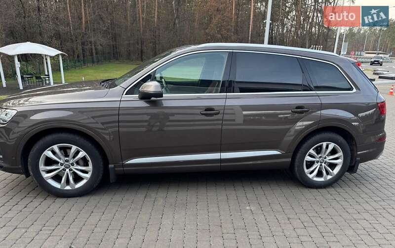 Позашляховик / Кросовер Audi Q7 2017 в Лохвиці