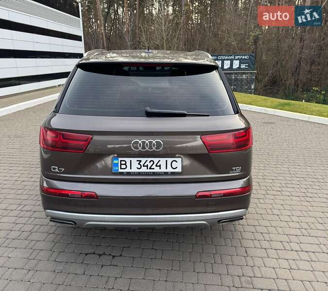 Позашляховик / Кросовер Audi Q7 2017 в Лохвиці