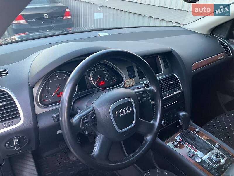 Позашляховик / Кросовер Audi Q7 2010 в Запоріжжі