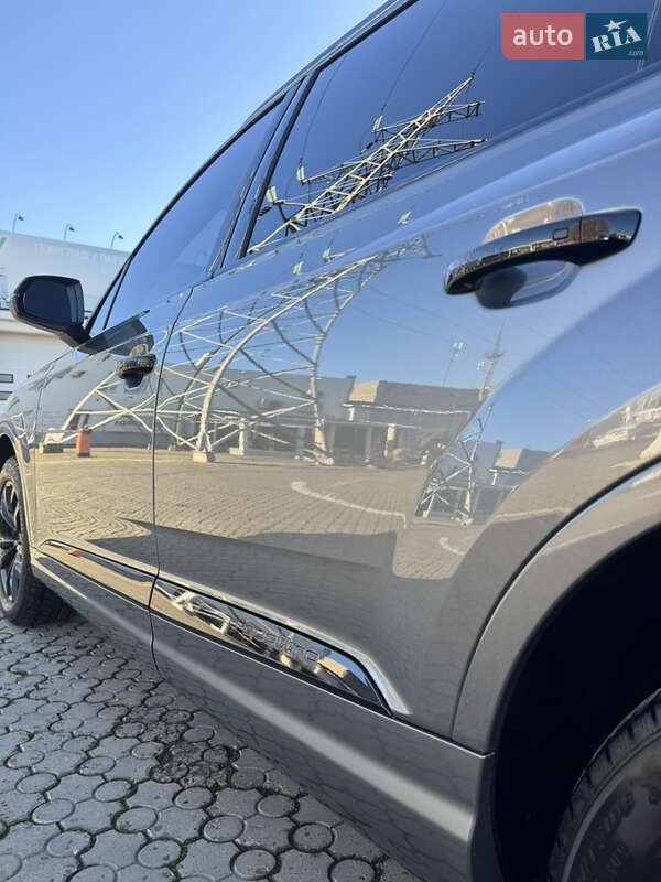 Позашляховик / Кросовер Audi Q7 2016 в Чернівцях
