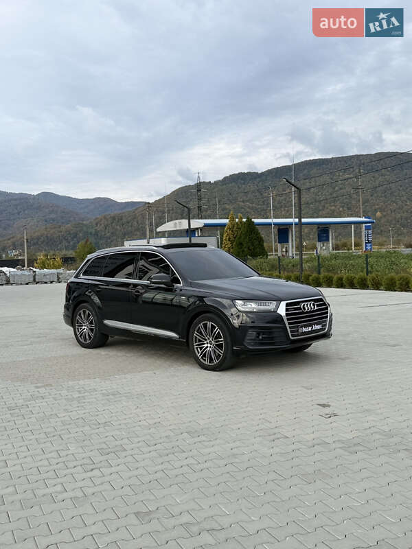 Позашляховик / Кросовер Audi Q7 2015 в Хусті