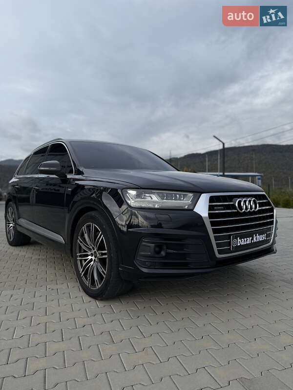 Позашляховик / Кросовер Audi Q7 2015 в Хусті