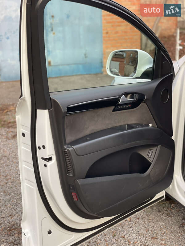 Позашляховик / Кросовер Audi Q7 2013 в Полтаві