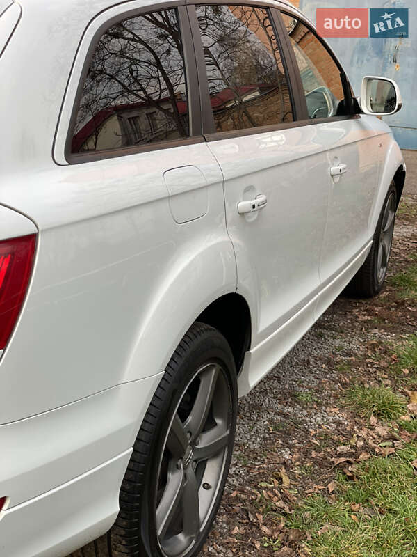 Позашляховик / Кросовер Audi Q7 2013 в Полтаві