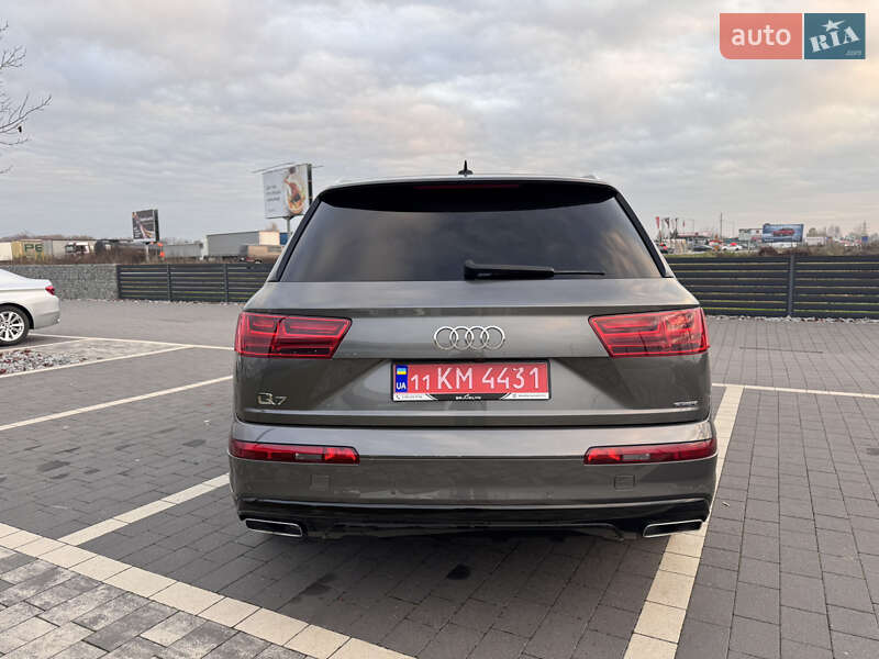 Позашляховик / Кросовер Audi Q7 2019 в Мукачевому