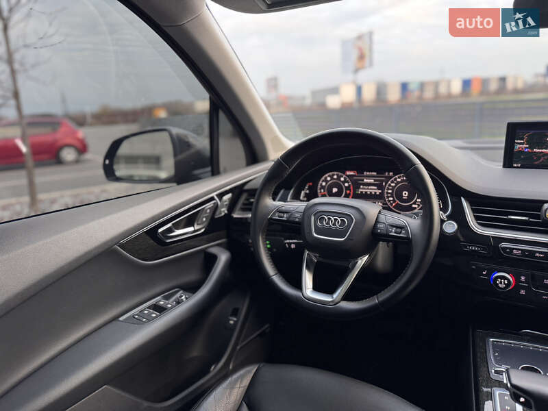 Позашляховик / Кросовер Audi Q7 2019 в Мукачевому