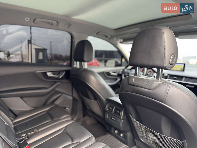 Позашляховик / Кросовер Audi Q7 2019 в Мукачевому