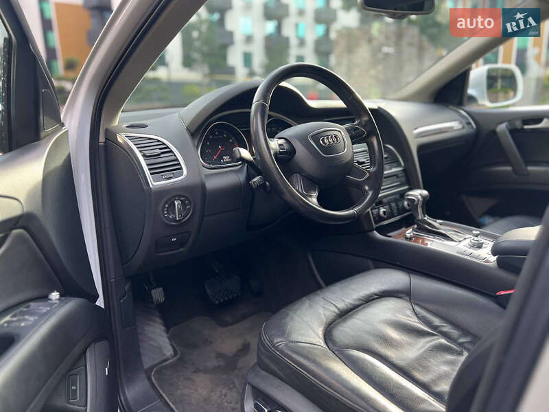 Позашляховик / Кросовер Audi Q7 2012 в Києві