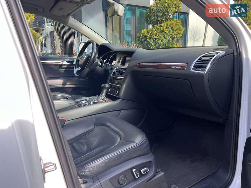 Позашляховик / Кросовер Audi Q7 2012 в Києві