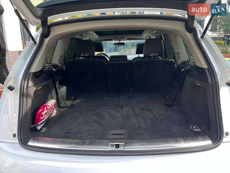 Позашляховик / Кросовер Audi Q7 2012 в Києві