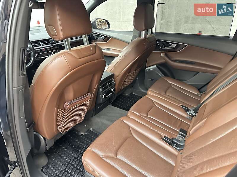 Внедорожник / Кроссовер Audi Q7 2016 в Киеве