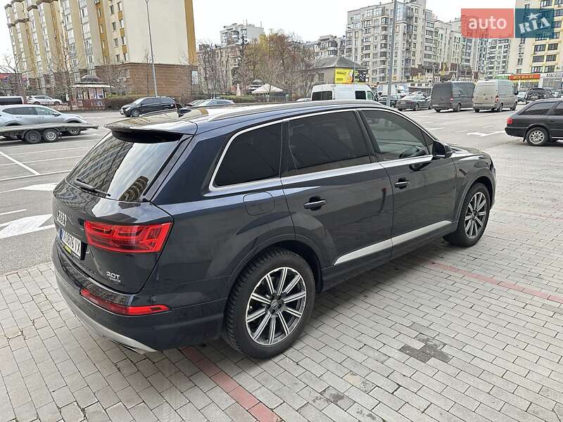 Внедорожник / Кроссовер Audi Q7 2016 в Киеве