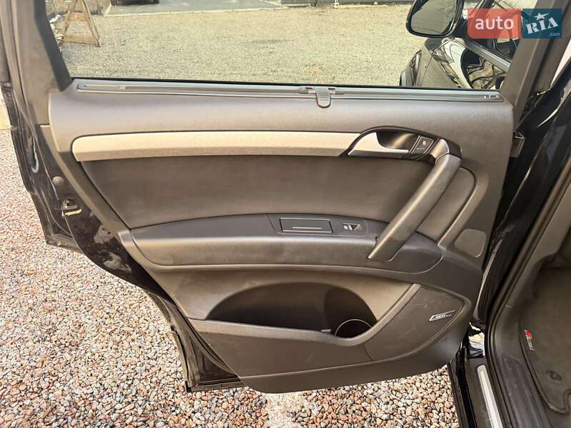 Позашляховик / Кросовер Audi Q7 2015 в Стрию