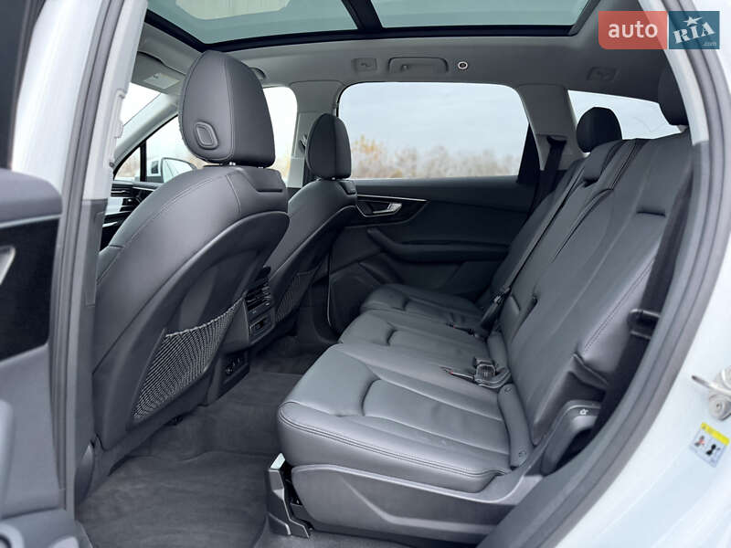 Позашляховик / Кросовер Audi Q7 2023 в Києві
