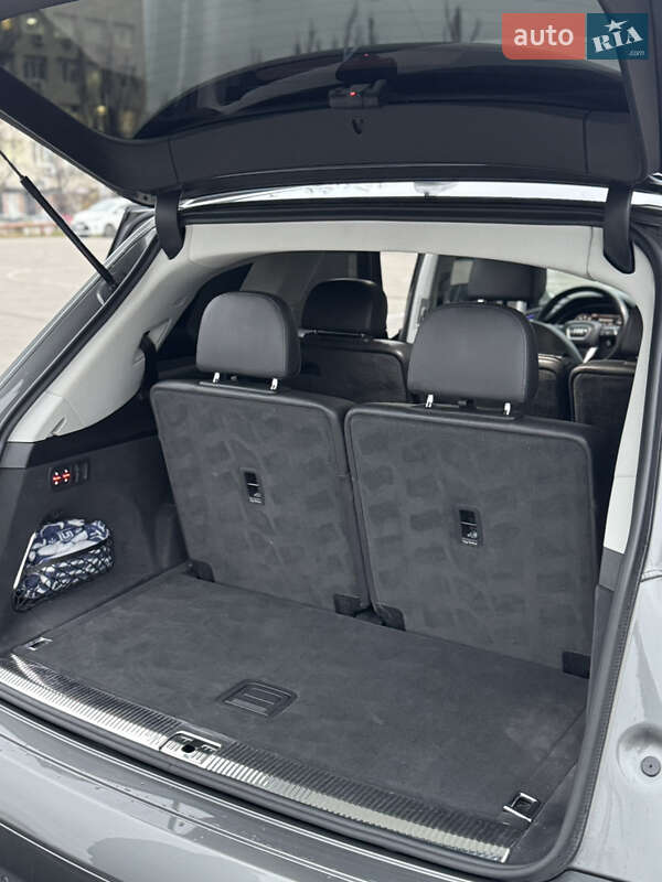 Внедорожник / Кроссовер Audi Q7 2018 в Киеве