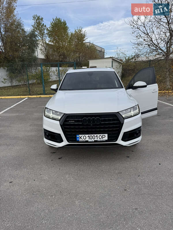 Позашляховик / Кросовер Audi Q7 2018 в Ужгороді