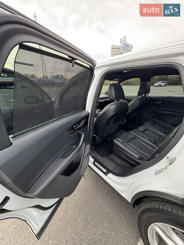 Позашляховик / Кросовер Audi Q7 2018 в Ужгороді