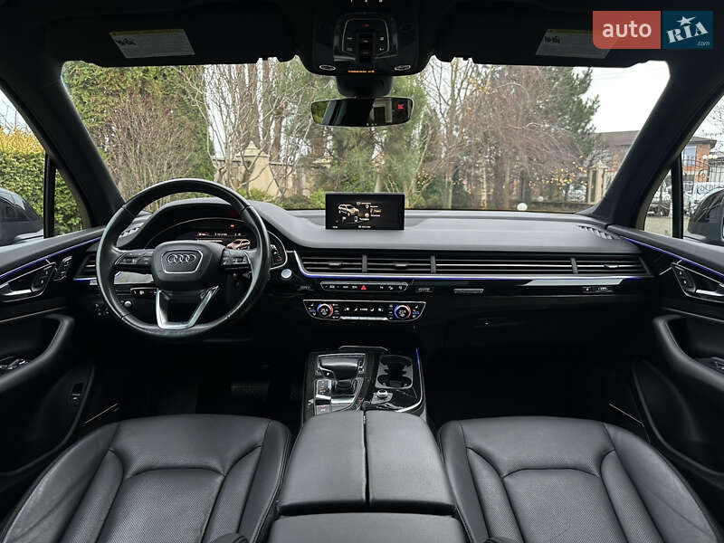 Внедорожник / Кроссовер Audi Q7 2017 в Сарнах