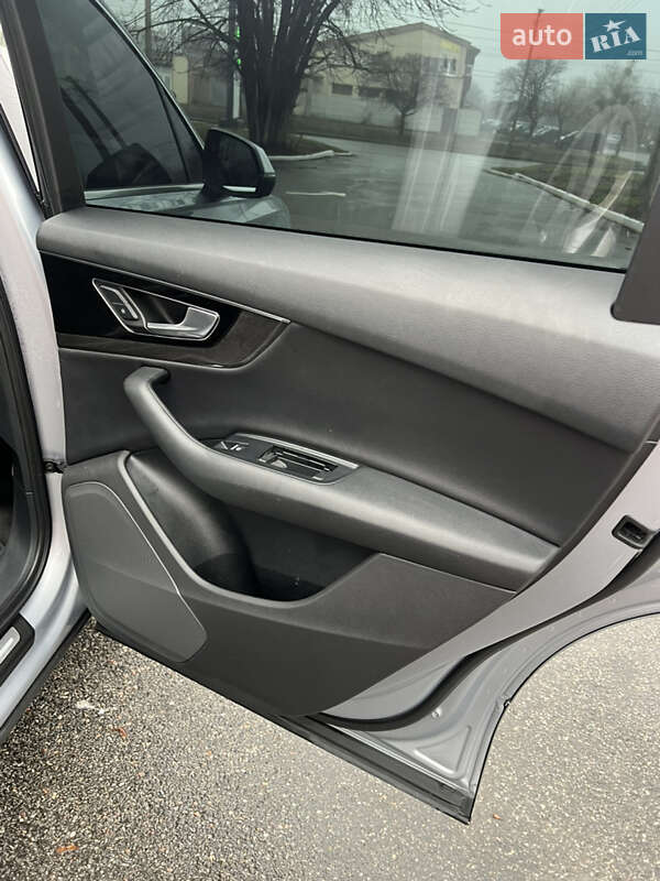 Позашляховик / Кросовер Audi Q7 2018 в Харкові