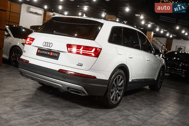 Позашляховик / Кросовер Audi Q7 2017 в Одесі