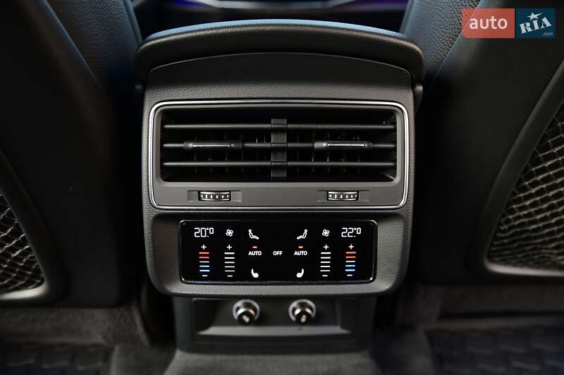 Позашляховик / Кросовер Audi Q7 2020 в Одесі