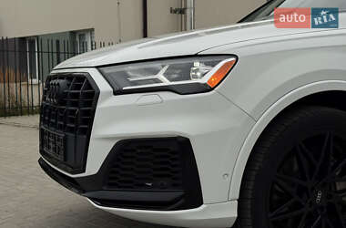Внедорожник / Кроссовер Audi Q7 2020 в Новояворовске