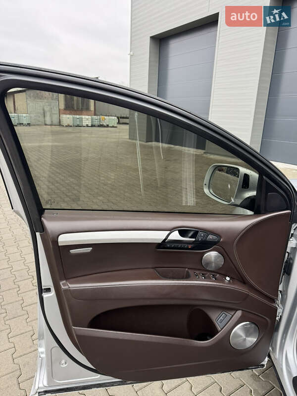 Внедорожник / Кроссовер Audi Q7 2010 в Сарнах