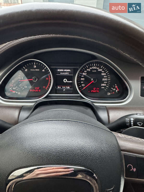 Внедорожник / Кроссовер Audi Q7 2010 в Сарнах