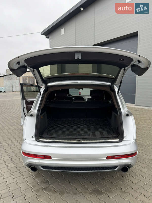 Внедорожник / Кроссовер Audi Q7 2010 в Сарнах