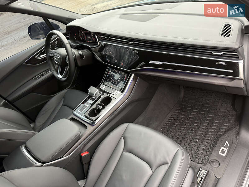 Позашляховик / Кросовер Audi Q7 2023 в Дніпрі
