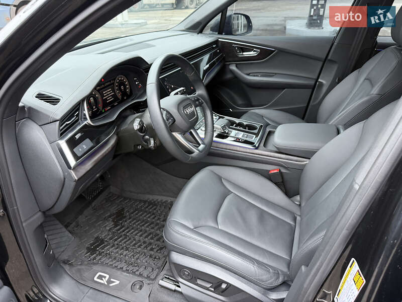 Позашляховик / Кросовер Audi Q7 2023 в Дніпрі