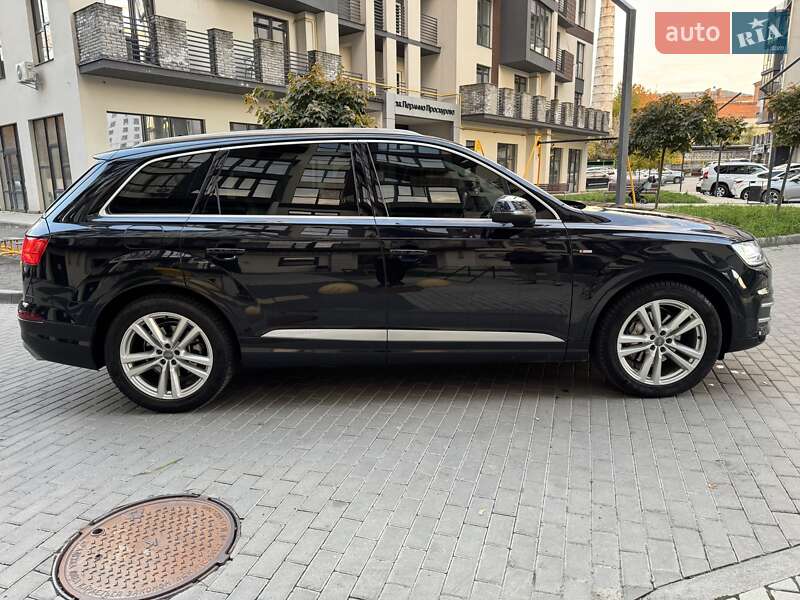 Позашляховик / Кросовер Audi Q7 2015 в Хмельницькому