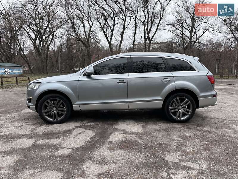 Позашляховик / Кросовер Audi Q7 2006 в Сумах