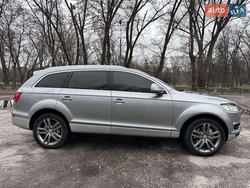 Позашляховик / Кросовер Audi Q7 2006 в Сумах