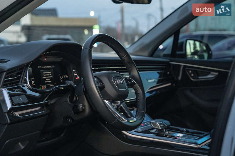 Внедорожник / Кроссовер Audi Q7 2020 в Черновцах