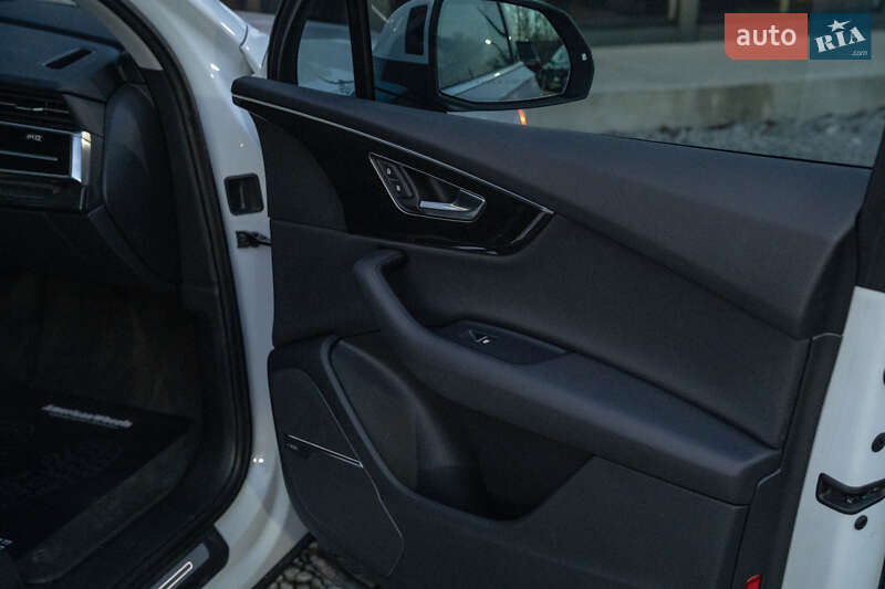 Внедорожник / Кроссовер Audi Q7 2020 в Черновцах