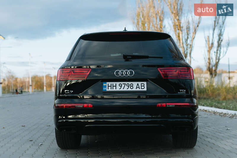 Позашляховик / Кросовер Audi Q7 2017 в Ізмаїлі