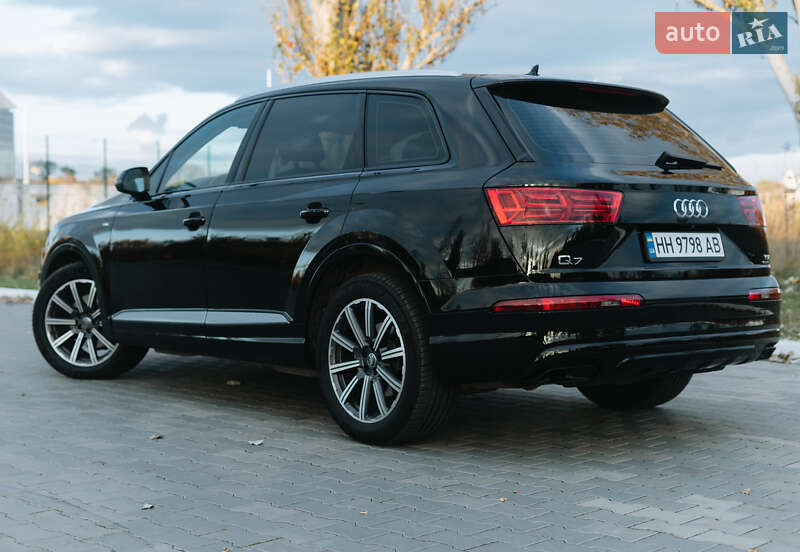 Позашляховик / Кросовер Audi Q7 2017 в Ізмаїлі