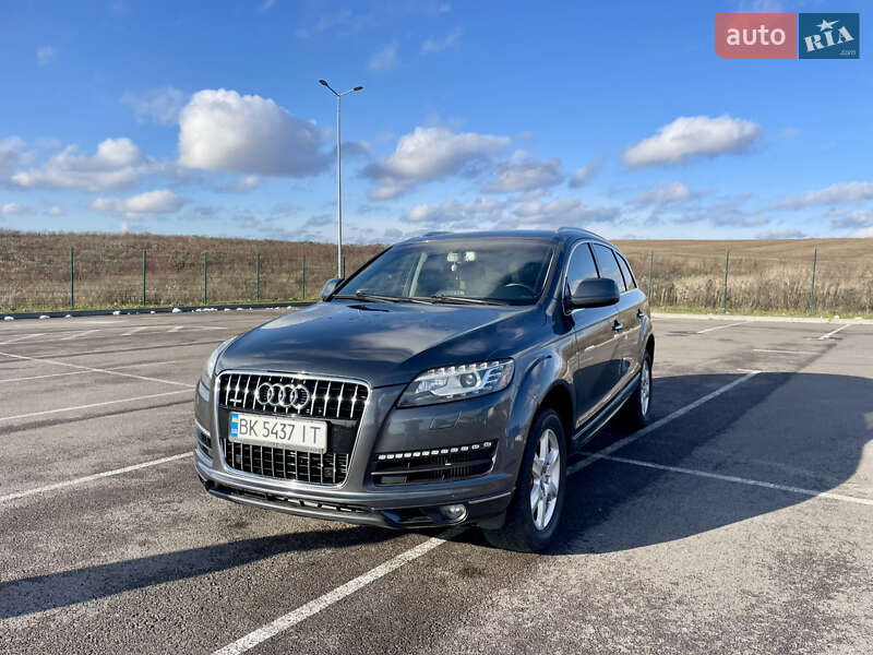 Позашляховик / Кросовер Audi Q7 2015 в Рівному
